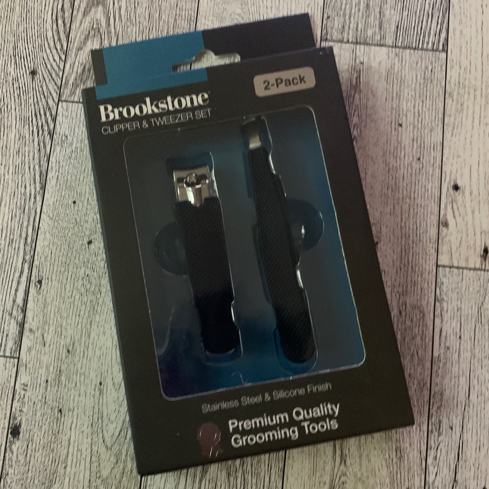 Brookstone Clipper & Tweezer Set